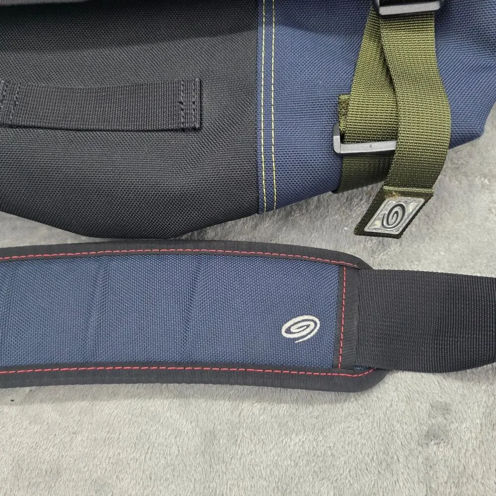 Timbuk2 Messenger Bag | Medium | Blue  and Black Shoulder Pad